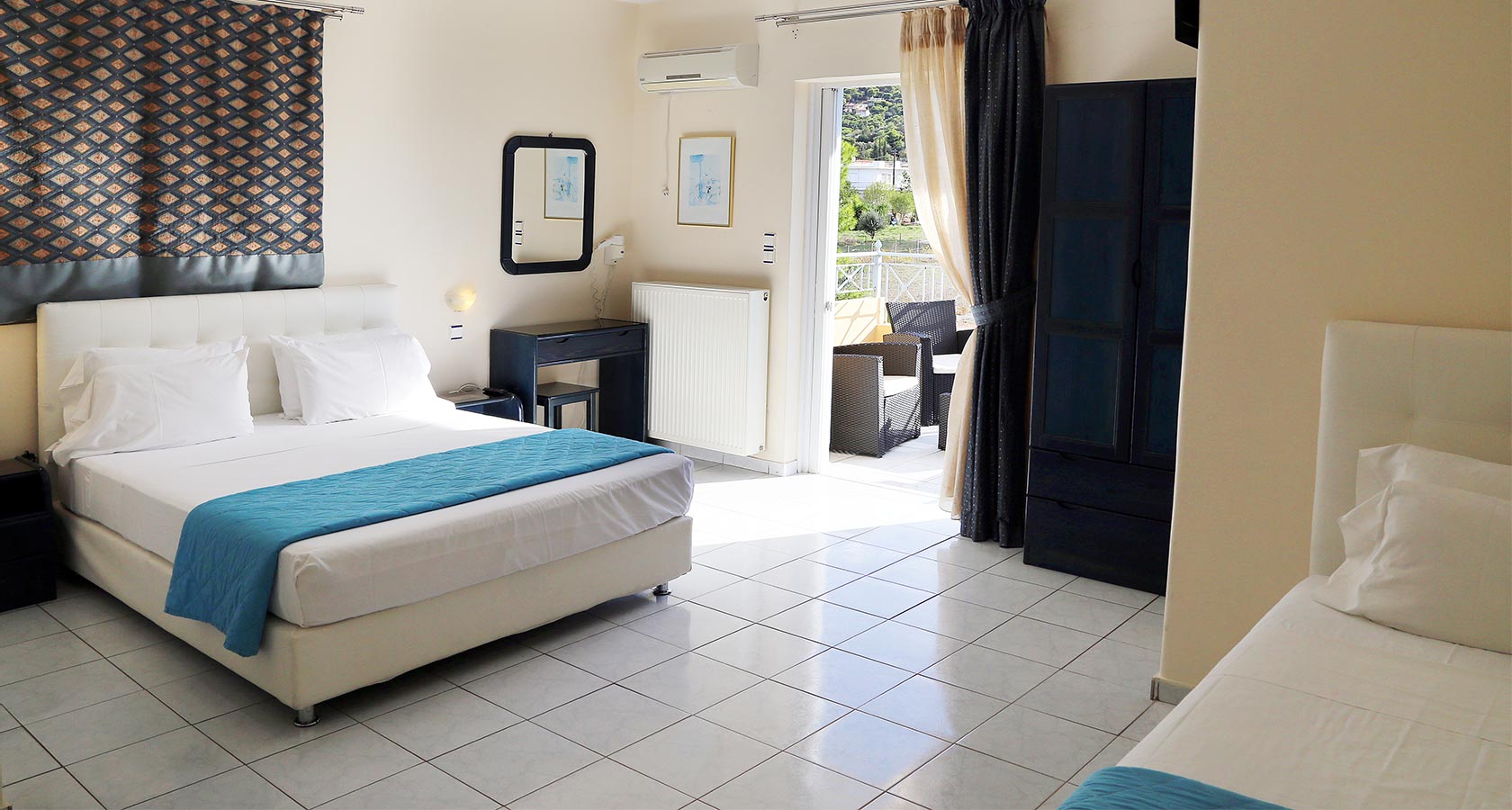 Peris Hotel Room - Accommodation